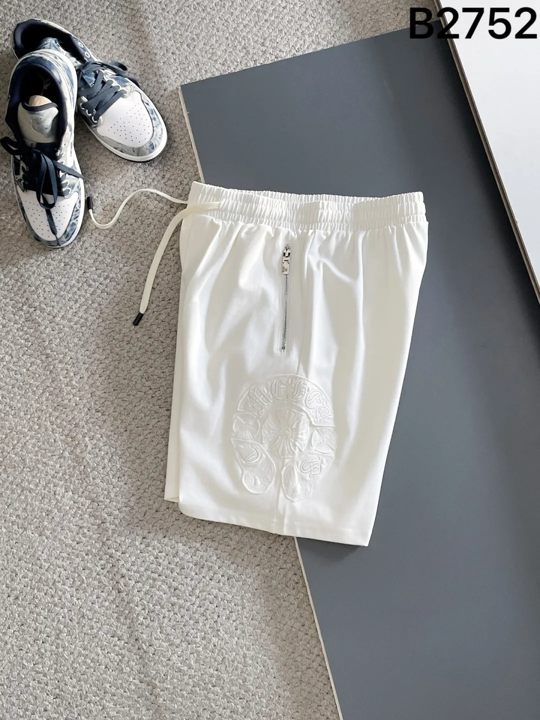 New Arrival ， ， logo。 ， ， ， ， Breathable， ， ：White Black Gray Sizes：M-4XL